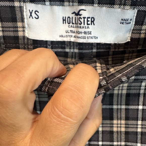 Hollister stretch plaid pants - Picture 5 of 7